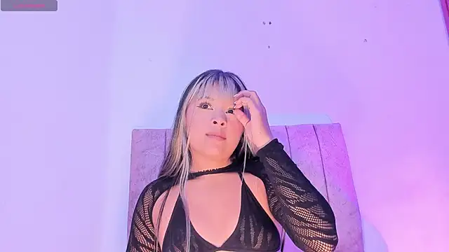 Mila_1wood webcam