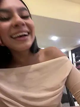 AlyssaRay webcam