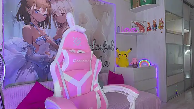 CheekySashaCharm webcam