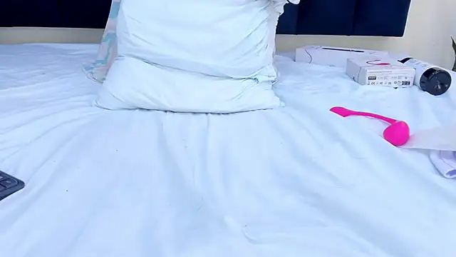 mayaevansmg webcam