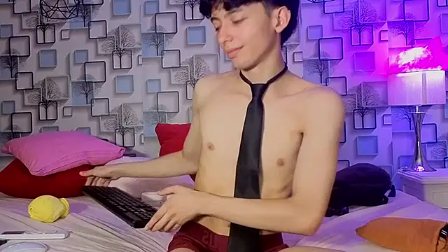 Twink_Sebas7 webcam