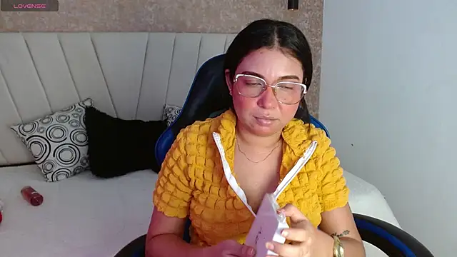 AliceSmity__ webcam