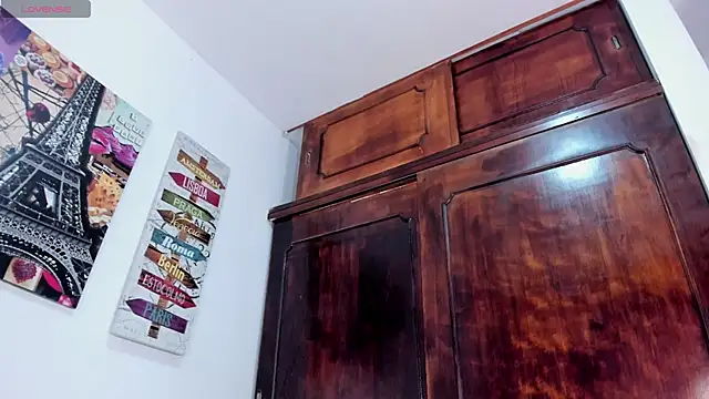 Arianaa_w webcam
