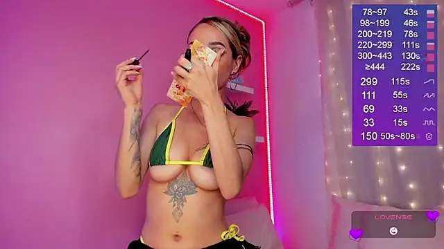Bella-White webcam