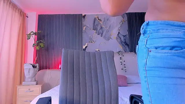 CarolineFyre webcam