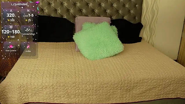 katt_eyes__ webcam