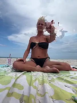 TiffaneyLove webcam