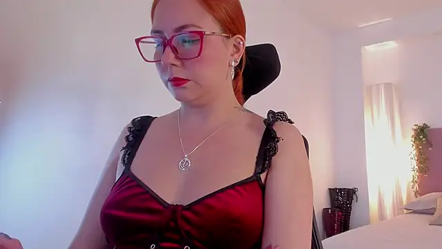 MistressErza webcam
