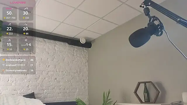 Clown_Princess live cam on StripChat