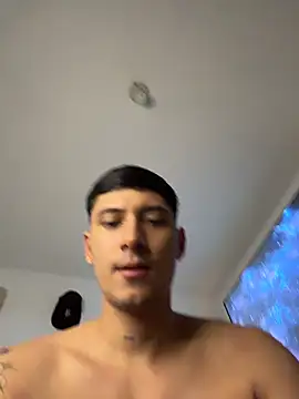SexxxySquirterStev777 webcam