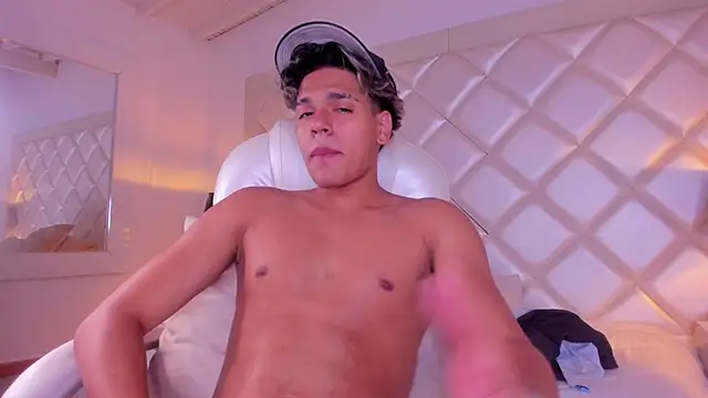MarcoDeluxxe webcam