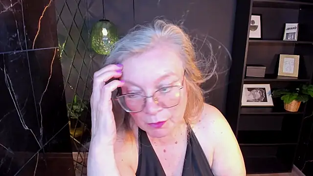 NataliMellow live cam on StripChat