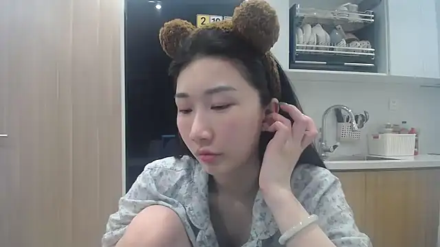 Asiagirll live cam on StripChat