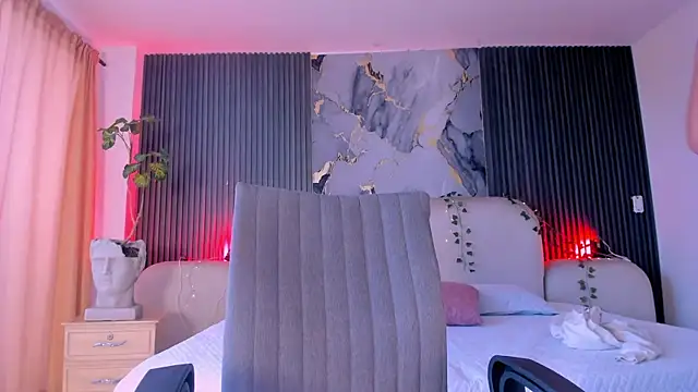 CarolineFyre webcam