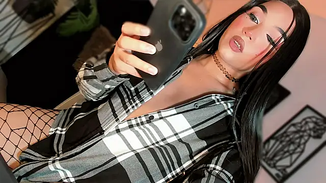 misstreslatin webcam