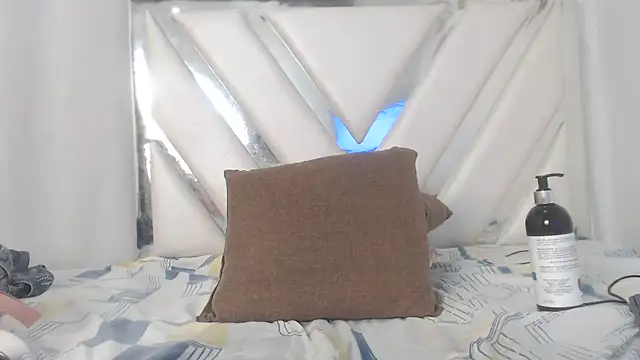 AlannaHarper webcam