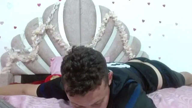 Watch sven_fox723 live on EroticFlix - High definition streams