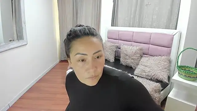gaby_trent live cam on StripChat