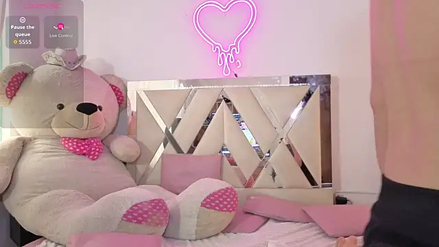 MILAH_TAY webcam
