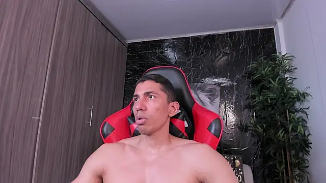 Erik_castle webcam