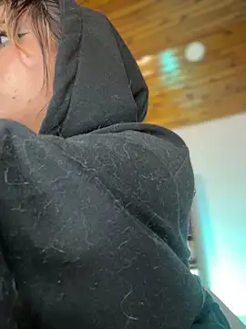 NikkiNix webcam