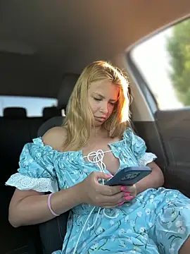 Watch AnastasiaAniess live on EroticFlix - High definition streams