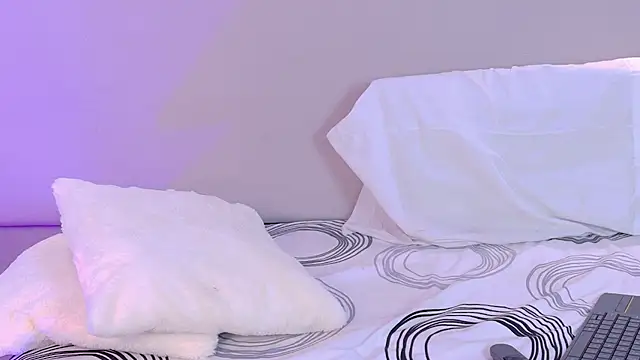 naomiklarc (F teen) - Good Morning Naomi 🌹