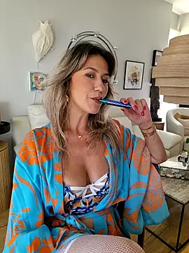 celynaross (Ask my age) - Squirt