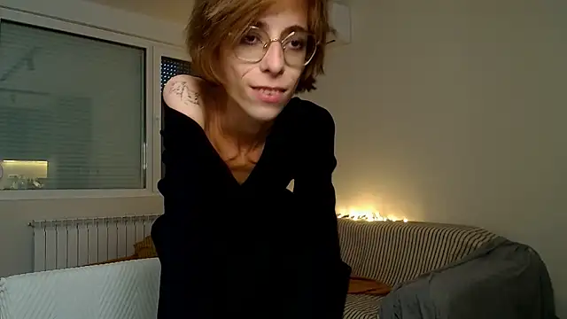 amber_quell_here webcam