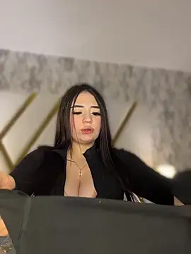 valeriacarter (F young) - SUCK NIPPLES🤤