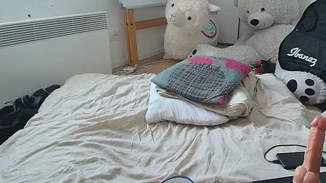 CeriseLapine webcam