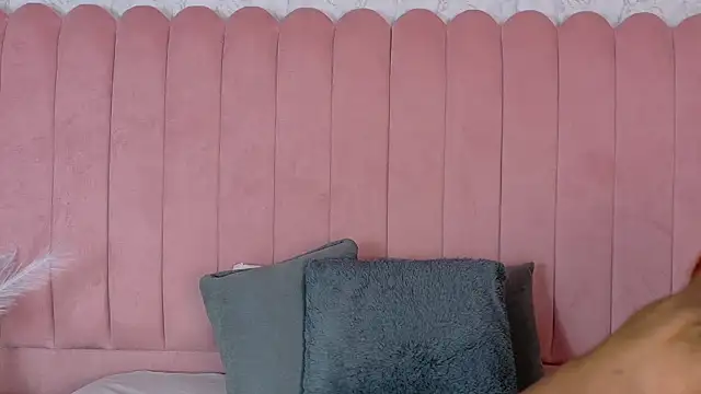 SCARLHETTBROWN webcam