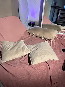 MiaFoxie_