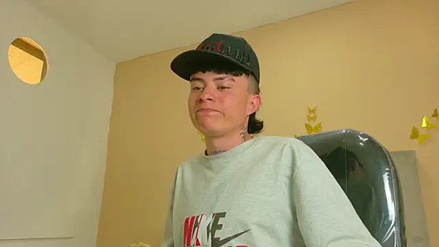 Nascary_Fox webcam