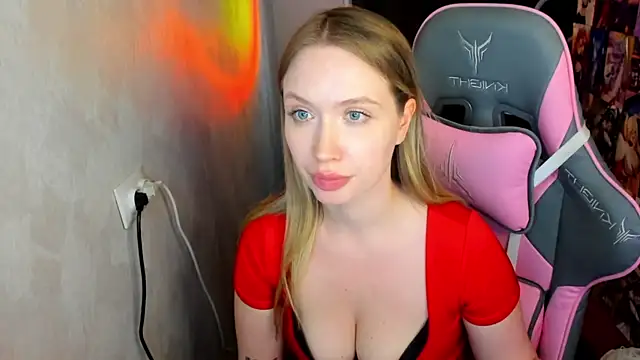 Watch NicoleRiccii live on EroticFlix - High definition streams