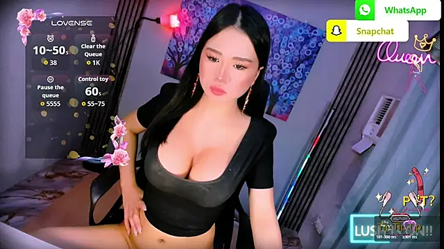 xBigSurpriseLorainex webcam