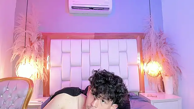 Amy_and_Alex webcam