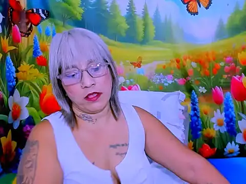 indianroxy webcam
