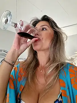 CelynaRoss live sex cam