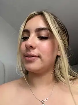 Watch Cloee_Rainbow1 live on EroticFlix - High definition streams