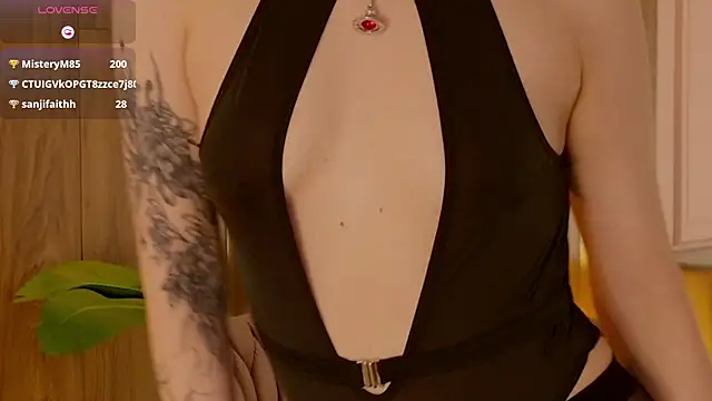 Watch VivienWestWood live on EroticFlix - High definition streams