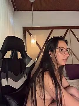 Watch SaraSeduce7 live on EroticFlix - High definition streams