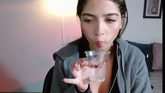 Tiffany_Bu live cam on StripChat