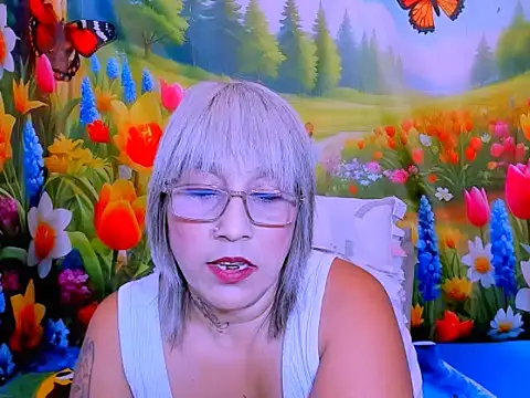 indianroxy webcam