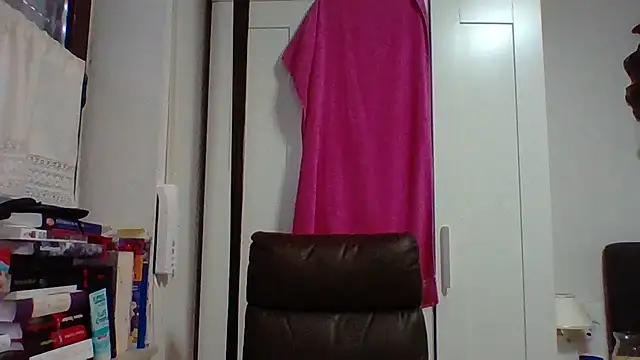 Watch _squirty_cum_lady_ live on EroticFlix - High definition streams