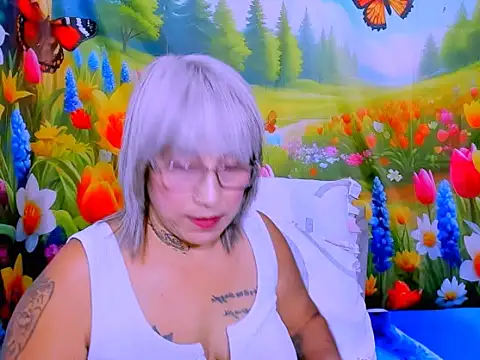indianroxy webcam