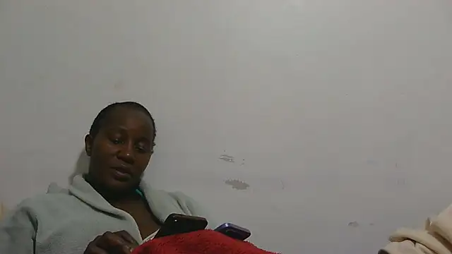 sluttylaura21 webcam