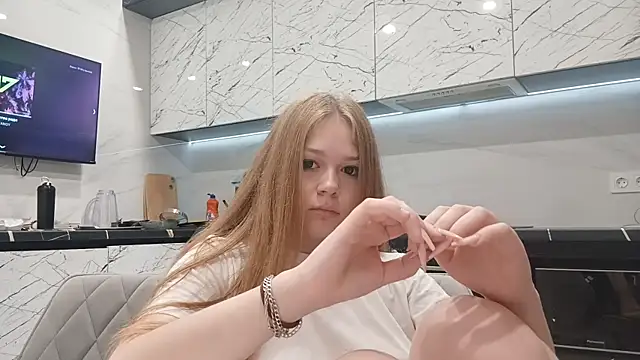 KarinaBestie webcam