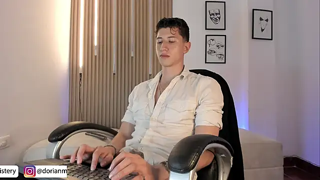 Dorianmistery2322_ webcam