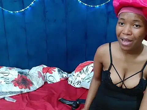 HotCreamyTea webcam